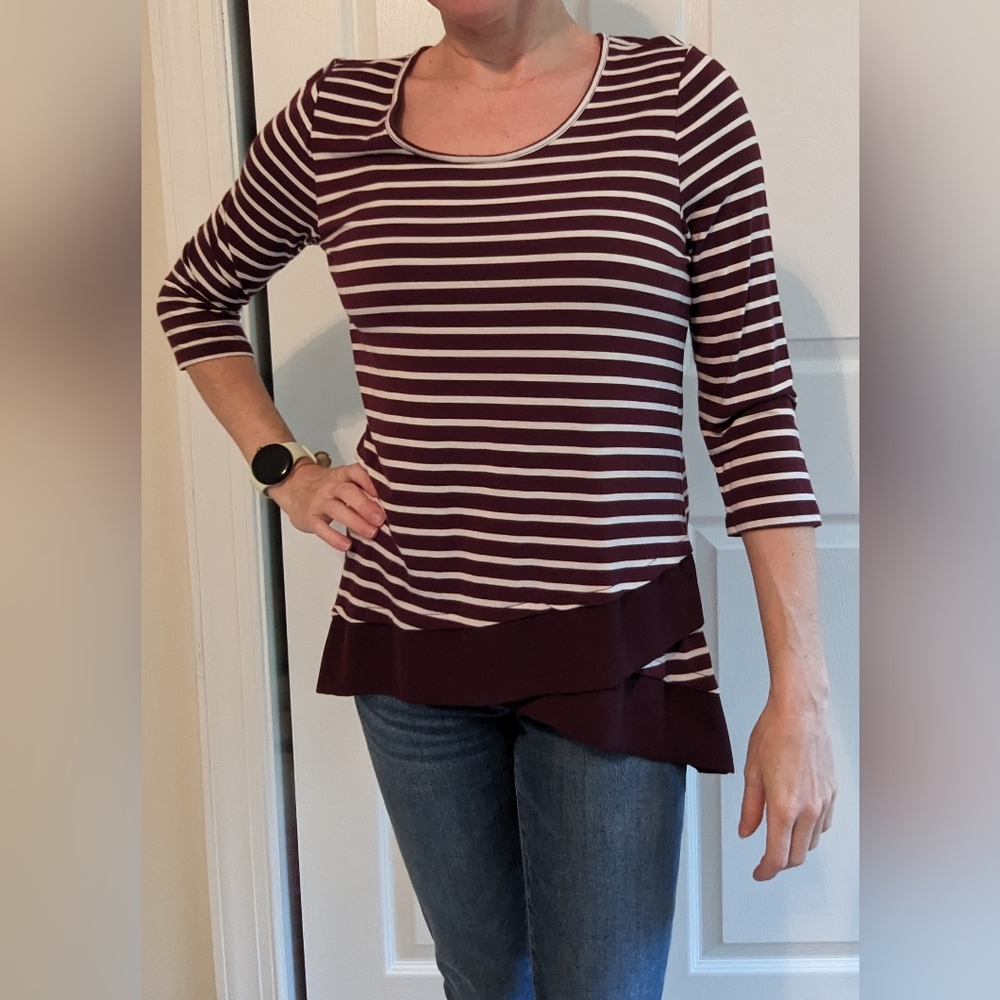 Skies Are Blue | Kendruh Woven Hem Knit Top | Burgundy | S